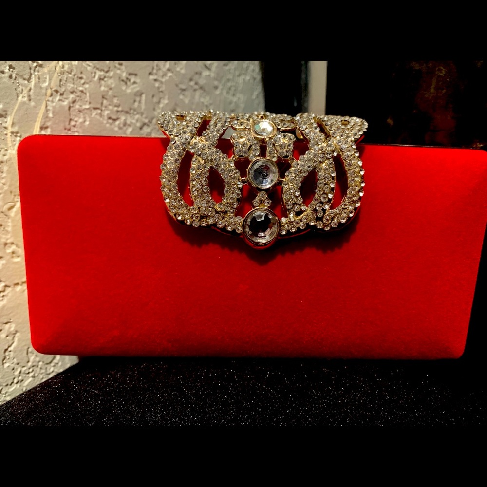 Red clutch